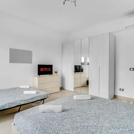 Rog27-large With Transport Close To Home- Milan